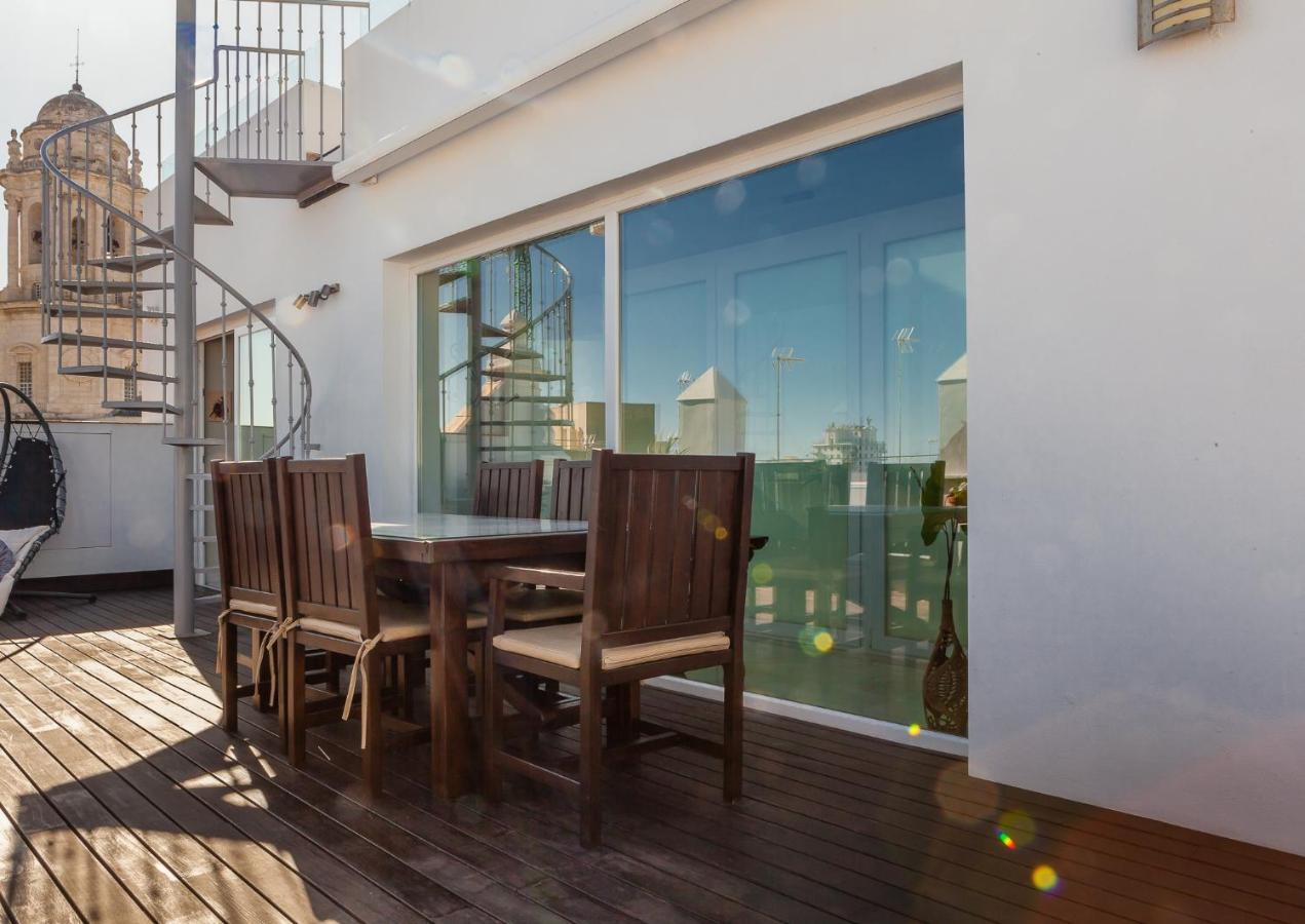 Appartamento ***** Attic With Impressive Views And Jacuzzi Cadice Esterno foto