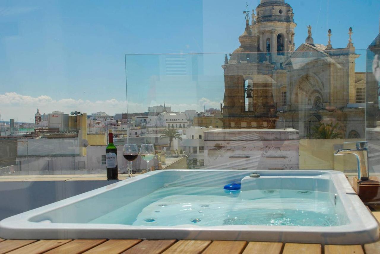 Appartamento ***** Attic With Impressive Views And Jacuzzi Cadice Esterno foto